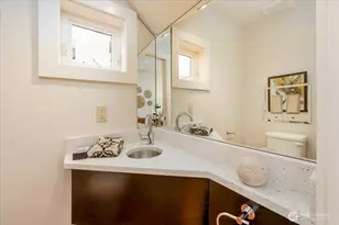 427 13th Ave E, Seattle, WA 98102 - Photo 16