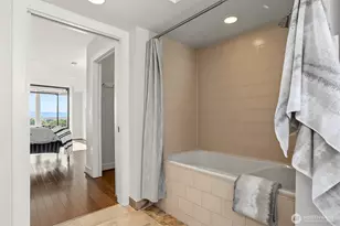 427 13th Ave E, Seattle, WA 98102 - Photo 24