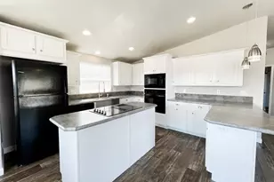 906 S C St, Moses Lake, WA 98837 - Photo 8