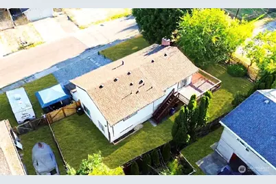 9755 S 239th Place, Kent, WA 98031 - Photo 12