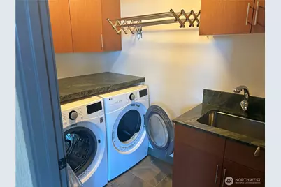2033 2nd Avenue #2302, Seattle, WA 98121 - Photo 10