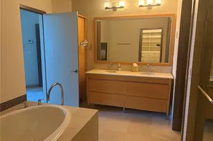 2033 2nd Ave, Seattle, WA 98121 - Photo 32