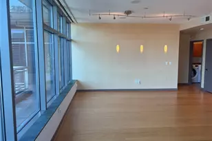 2033 2nd Ave, Seattle, WA 98121 - Photo 6