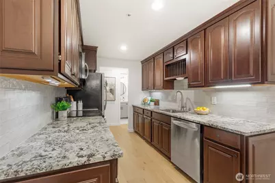 18523 68th Avenue NE #102, Kenmore, WA 98028 - Photo 6