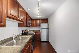 14300 32nd Ave NE, Seattle, WA 98125 - Photo 18