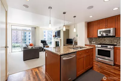 10650 NE 9th Place #1023, Bellevue, WA 98004 - Photo 2