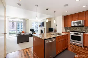 10650 NE 9th Pl, Bellevue, WA 98004 - Photo 2