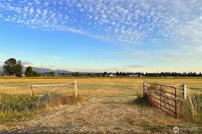 212 Xx SE 448th Street, Enumclaw, WA 98022 - Photo 2