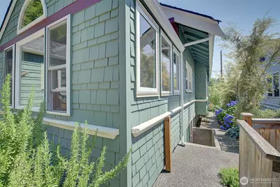 4655 Eastern Avenue N, Seattle, WA 98103 - Photo 36