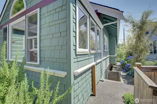 4655 Eastern Ave N, Seattle, WA 98103 - Photo 36