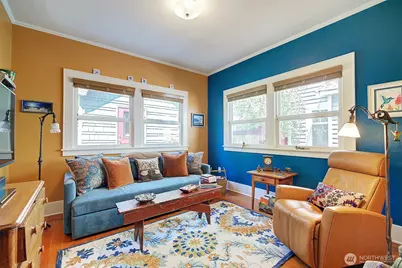 4655 Eastern Avenue N, Seattle, WA 98103 - Photo 16
