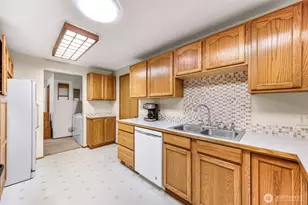 13006 160th Ave SE, Renton, WA 98059 - Photo 16