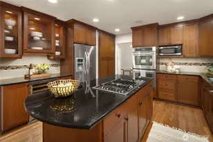 1010 106th Ave SE, Bellevue, WA 98004 - Photo 10