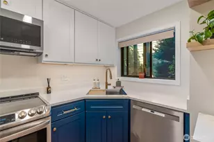 1819 N 107th St, Seattle, WA 98133 - Photo 10