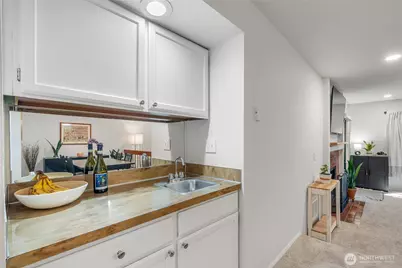 1819 N 107th Street #104, Seattle, WA 98133 - Photo 8