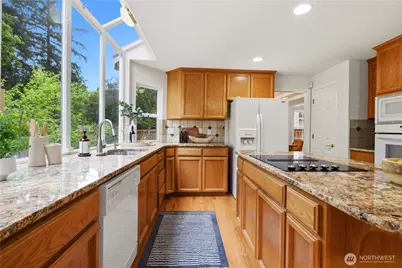 8231 126th Place SE, Newcastle, WA 98056 - Photo 10