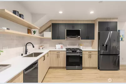 4420 Midvale Avenue N, Seattle, WA 98103 - Photo 12