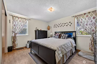 9219 26th Avenue SW, Seattle, WA 98106 - Photo 6