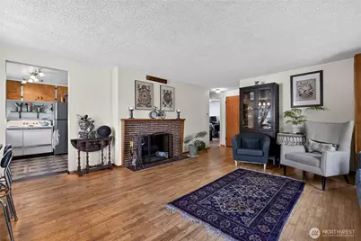 9219 26th Avenue SW, Seattle, WA 98106 - Photo 2