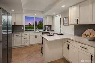 12218 SE 47th Pl, Bellevue, WA 98006 - Photo 14