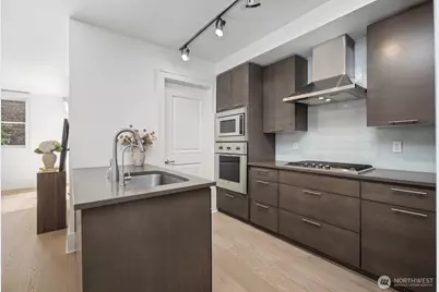 1 Ward Street #3, Seattle, WA 98109 - Photo 10