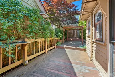 6505 Dayton Avenue N, Seattle, WA 98103 - Photo 20