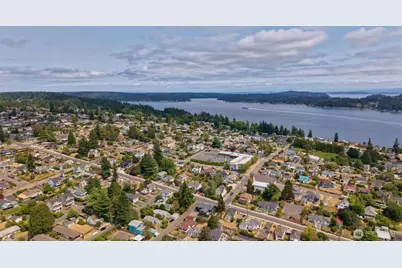 2134 E 14th Street, Bremerton, WA 98310 - Photo 32