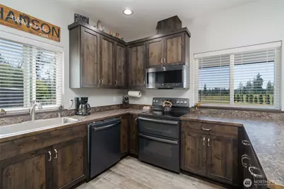 21050 Wildwood Place, Sedro Woolley, WA 98284 - Photo 8