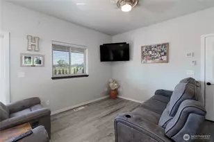 21050 Wildwood Pl, Sedro Woolley, WA 98284 - Photo 10