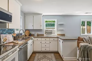 11350 28th Ave NE, Seattle, WA 98125 - Photo 8