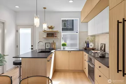 4416 A Corliss Avenue N, Seattle, WA 98103 - Photo 10