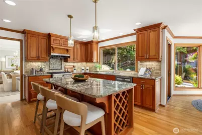 22525 SE 46th Place, Sammamish, WA 98075 - Photo 8
