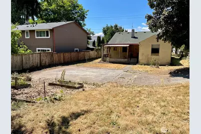 9058 Wallingford Avenue N, Seattle, WA 98103 - Photo 4