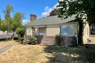 9058 Wallingford Ave N, Seattle, WA 98103 - Photo 2