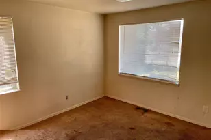 9058 Wallingford Ave N, Seattle, WA 98103 - Photo 14