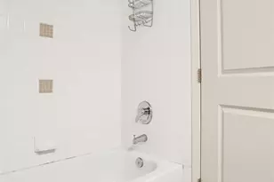 1525 NW 57th St, Seattle, WA 98107 - Photo 18