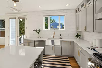 7051 34th Avenue NE, Seattle, WA 98115 - Photo 10