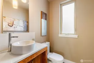 728 Boylston Ave E, Seattle, WA 98102 - Photo 20