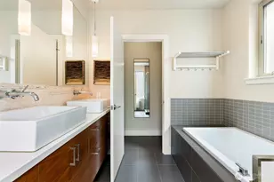728 Boylston Ave E, Seattle, WA 98102 - Photo 24