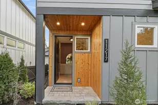 11217 NE 95th St, Kirkland, WA 98033 - Photo 2