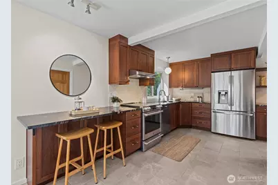 2025 Fairview Avenue E #E, Seattle, WA 98102 - Photo 14