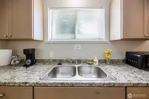 9201 36th Ave S, Seattle, WA 98118 - Photo 14