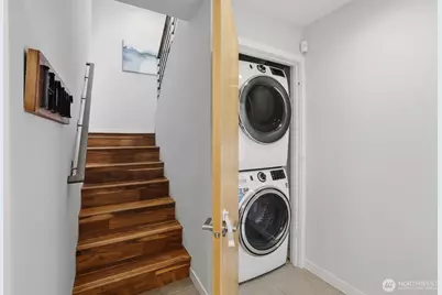 3655 Francis Avenue N, Seattle, WA 98103 - Photo 28