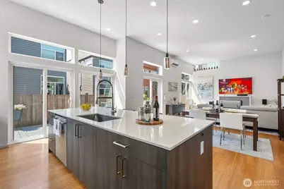 4042 Martin Luther King Jr Way S, Seattle, WA 98108 - Photo 12