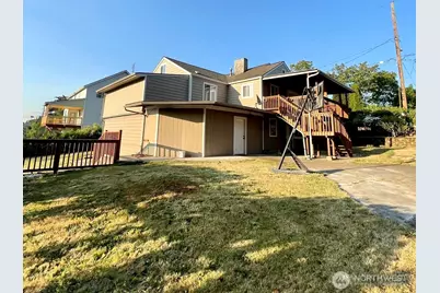 13829 51 Avenue S, Tukwila, WA 98168 - Photo 1