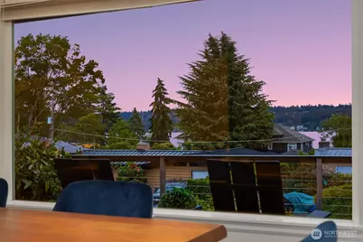 6425 Hampton Road S, Seattle, WA 98118 - Photo 8