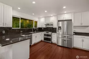 6425 Hampton Rd S, Seattle, WA 98118 - Photo 10