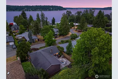 6425 Hampton Road S, Seattle, WA 98118 - Photo 2