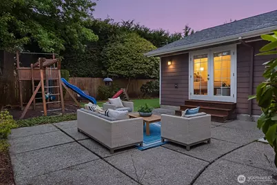 6425 Hampton Road S, Seattle, WA 98118 - Photo 30