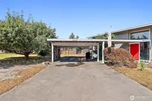 14309 Golden Given Rd E, Tacoma, WA 98445 - Photo 2